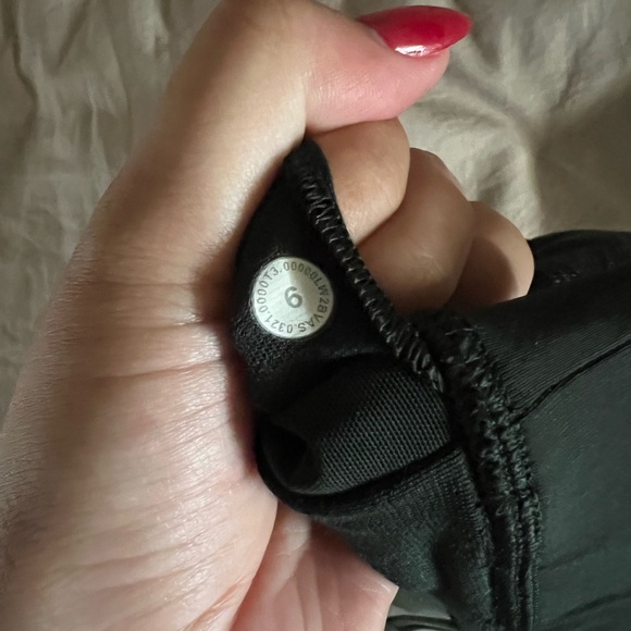 Lululemon Free to be Elevated Sports Bra - Picture 4 of 4